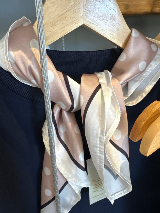 Chalk scarf
