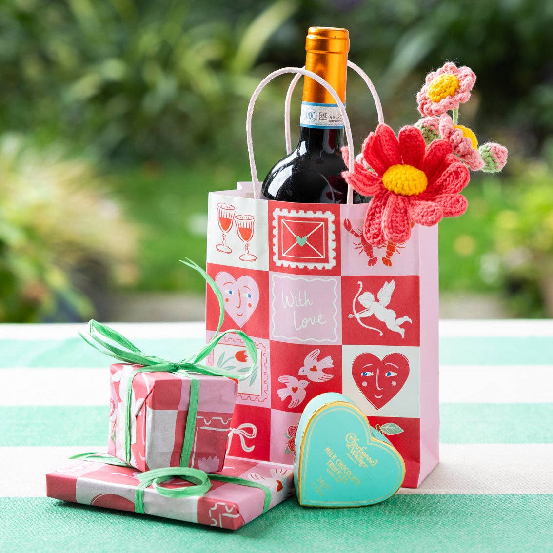 Love Icons Paper Gift Bags | Heart Decor |